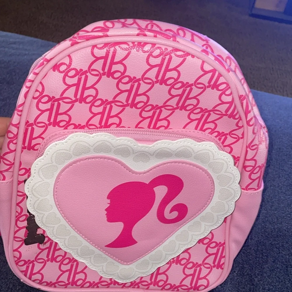 Backpack - Picture 2 of 5